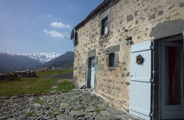 Quiet cottage in the heart of the Sancy Massif and volcanoes of Auvergne