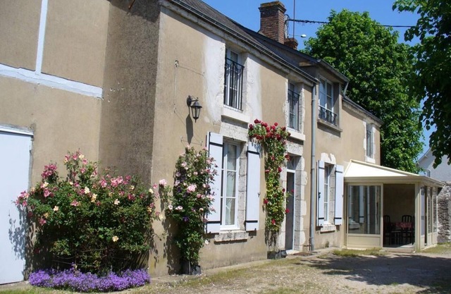 Quiet cottage near Meung-sur-Loire with garden and terrace