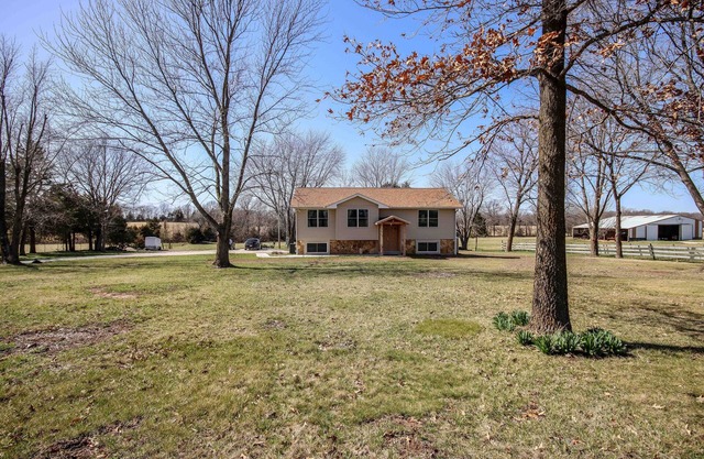 Quiet Country 3 Bedroom Escape in Jonesburg MO