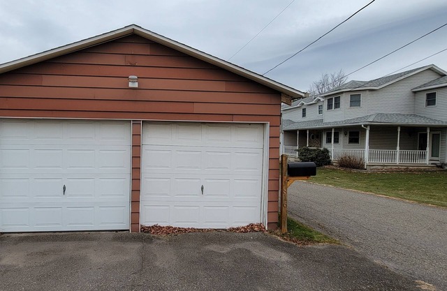 Quiet Country Home with Garage