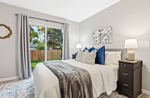 Quiet Cozy End Unit Near Mt. Clemens Downtown