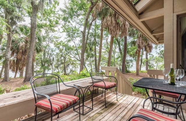 Quiet Dataw Island Villa with Water Views!