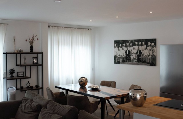 Quiet, exclusively furnished apartment, centrally located in the city.