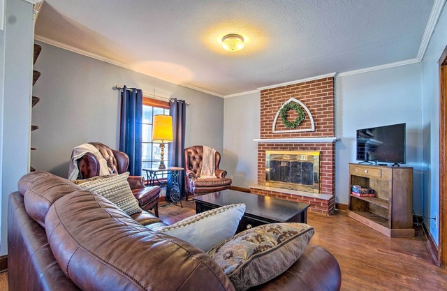 Quiet Family Home - 12 Miles to Pomona State Park!