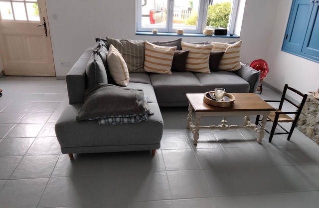 Quiet family house near shops and close to the sea 3bed 6pers