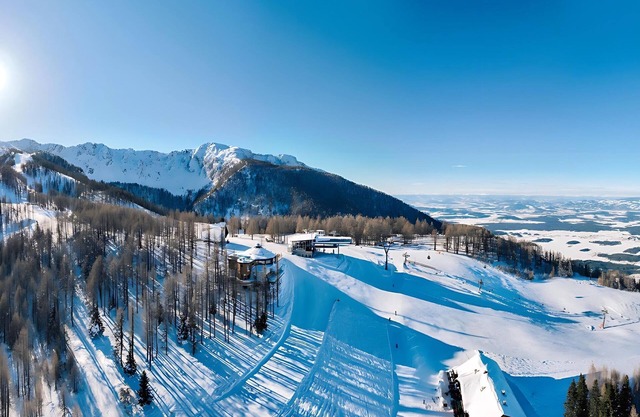 Quiet holiday home near ski resort
