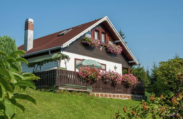 Quiet holiday home in Altenfeld Thuringia with a large garden