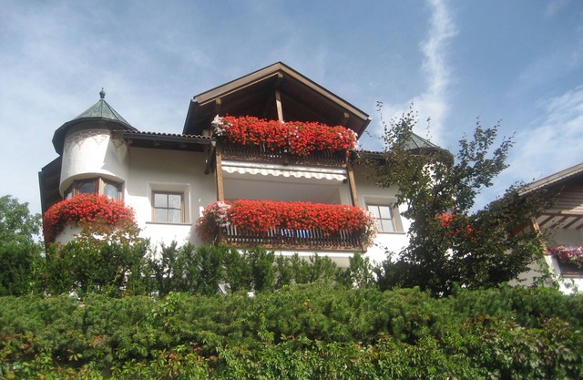 Quiet holiday home on the sunny side of St. Ulrich