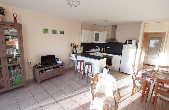 quiet house 500m from the beach and golf 100m