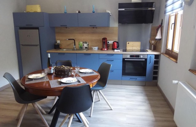 Quiet house with beautiful hiking trails to recharge your batteries