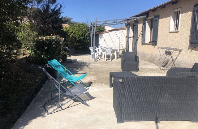 Quiet house with parking in Petite Camargue
