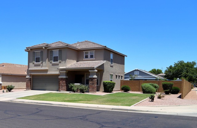 Quiet Location. Close to highway, mall, shops and restaurants