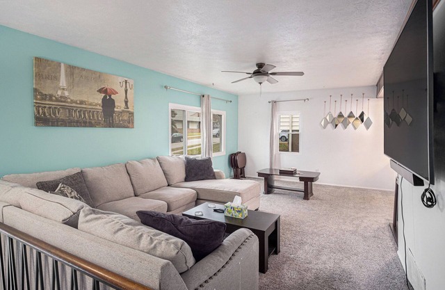 Quiet Parkside Home with Gym & Dedicated Office. Central Location.