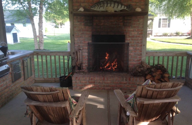 QUIET, pet-friendly nature retreat with HOT TUB & without getting BIT!n