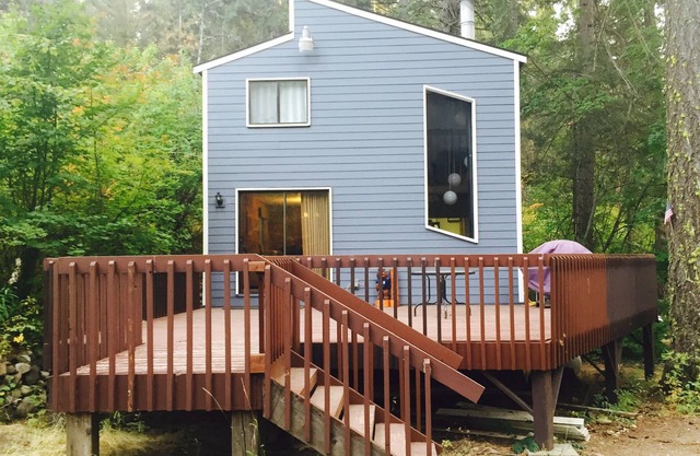 Quiet Pet Friendly Cabin @ Lake Cle Elum-Owner operated! Updated: New hot tub!