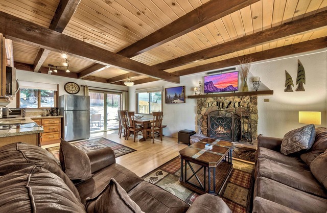 Quiet Pines Chalet - Remodel 3BR + Loft BBQ Games