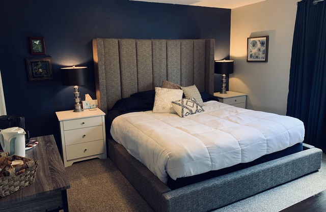 Quiet, private bath and comfy, cozy - king-size bed! Germ Protected!