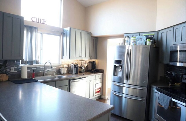 Quiet Professional's Retreat - 10 Min to Hospitals & Downtown Reno