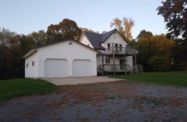 Quiet, remotely located in the country.