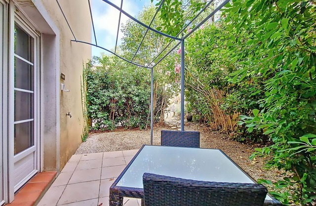 Quiet studio, pool, pets allowed, air conditioning, Var