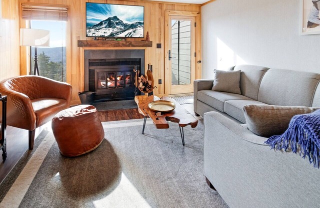Quiet Townhome w Deck Near Slopes WiFi EZ Parking