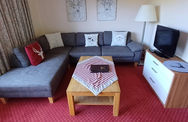 Quiet vacation apartment on the edge of the forest in Hinterzarten with pool and sauna
