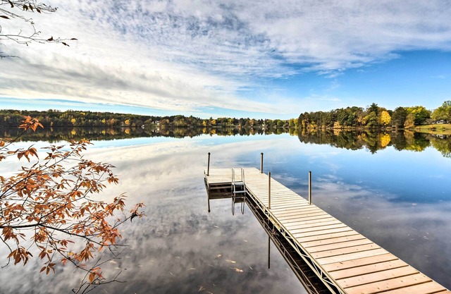 Quiet Waterfront Round Lake Home w/Hot Tub