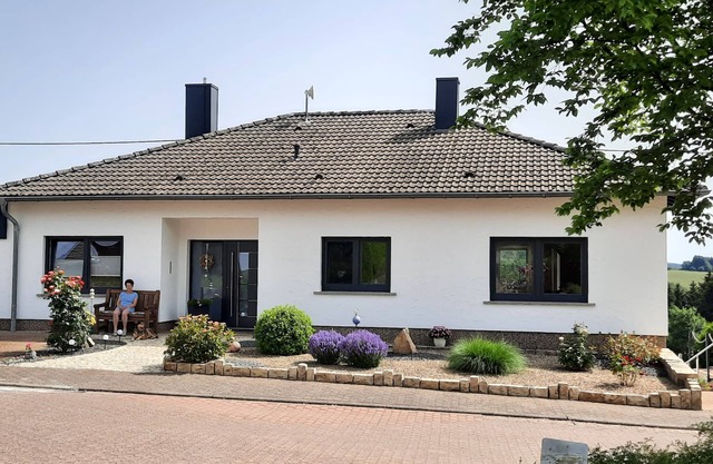 quietly located apartment, 3 km from barrier lake Losheim, pets are welcome
