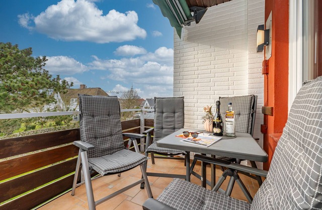 Quietly located 3-room vacation apartment in Alt-Westerland with south-facing balcony.