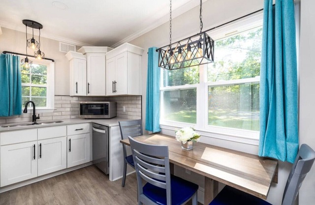 Quietude Place · Stylish 2 Bedroom House with Full Kitchen