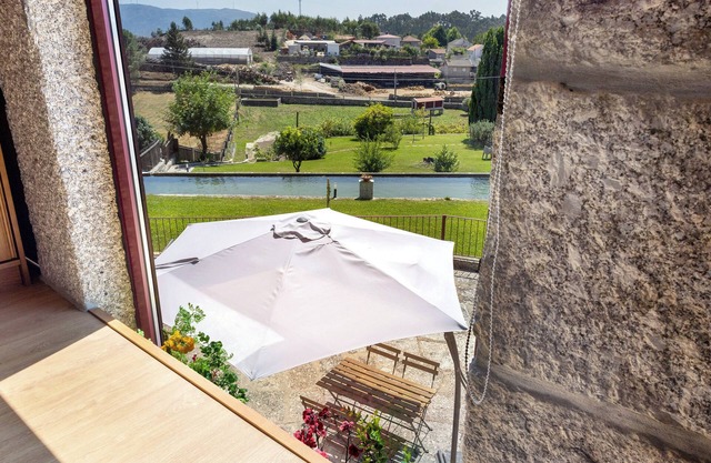Quinta das Carvoeiras - Casa Do Alpendre - T2 with Lake View, Wi-Fi and Air Conditioning