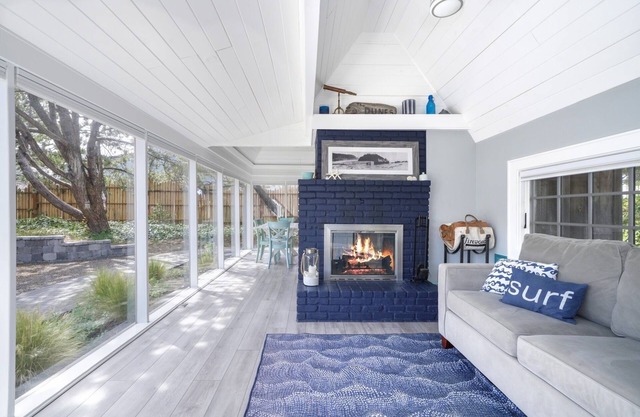 Quintessential Renovated Historic Cottage in Neskowin Village + Hot Tub