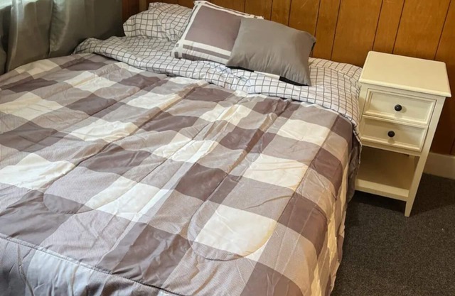 Quite and cozy apartment with AC in charming Warren