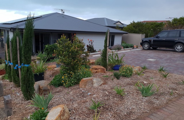 Quite harbour village. Close to beach, boat ramp and attractions