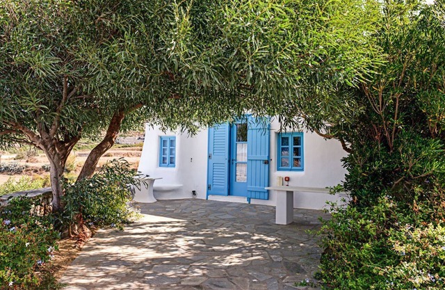 R 1343 Deluxe One Bedroom Villa with Sea View | Leto| V3A