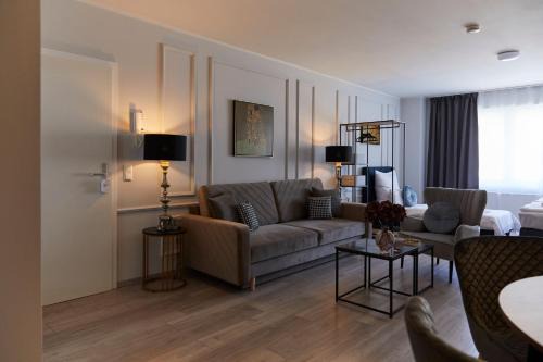 R B Apartment Hamburg Comfort am Flughafen für 1-5 Personen - ideal für Geschäftsreisende und Familien - Küche - Smart TV - kostenloser Parkplatz