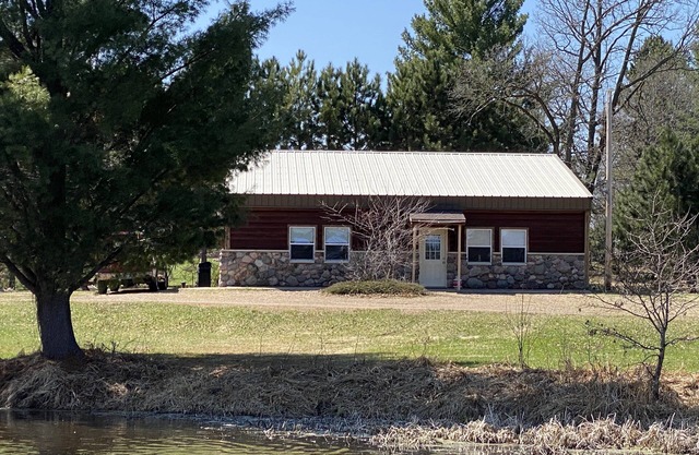 R&R on The Lake, Duplex set up allows for one or multiple families to stay