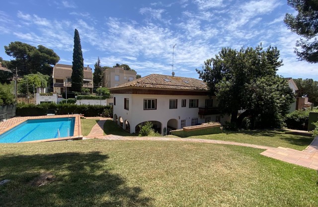 R161 Villa França 2 piscinas, jardín, tenis