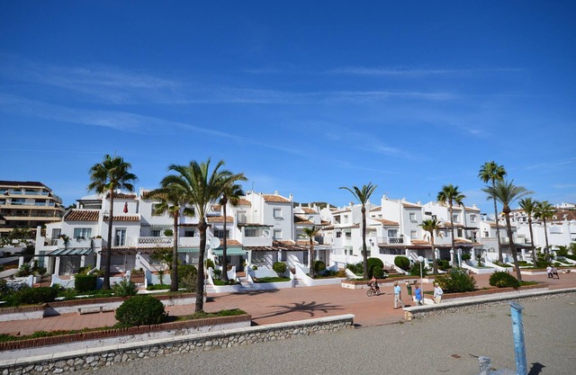 R32 Apartment only 50 meters from the beach!