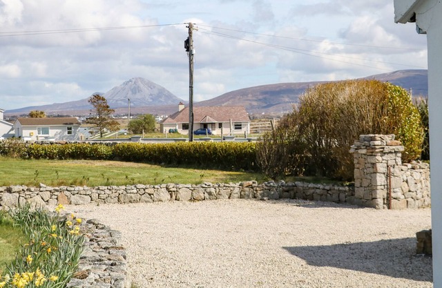 RADHARC NA NOILEÁN, pet friendly in Kincasslagh, County Donegal