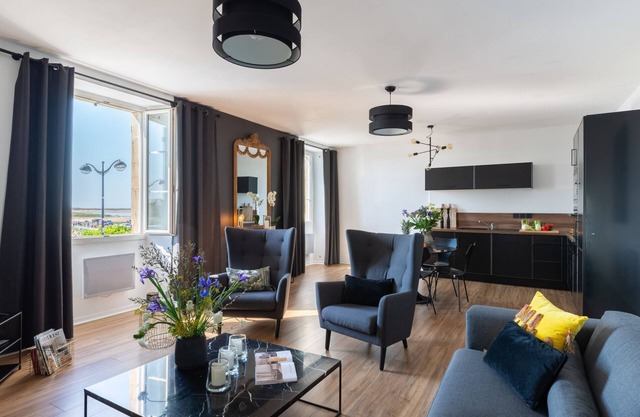 Raffinement, confort et vue Mer by Interhome