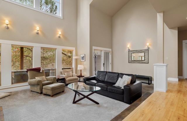 Rafters Court River Wild | Mt Bachelor Village Resort, pool hot tub pet (dog) friendly