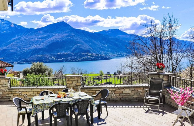 Raggio di Sole Apartment A and B by Interhome