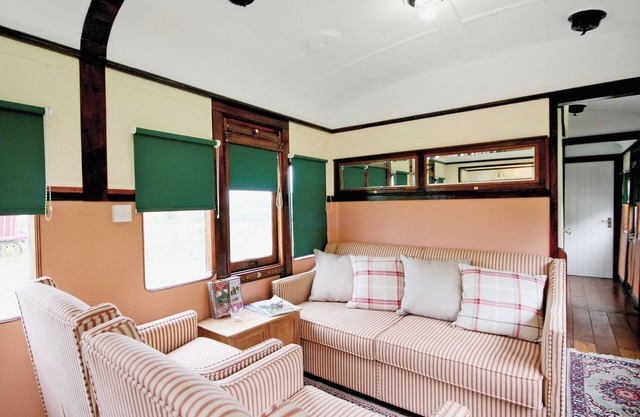 Railway Carriage Two - E5601