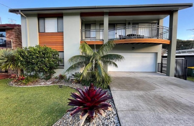 Rainbow Beachhouse - deluxe, pristine location