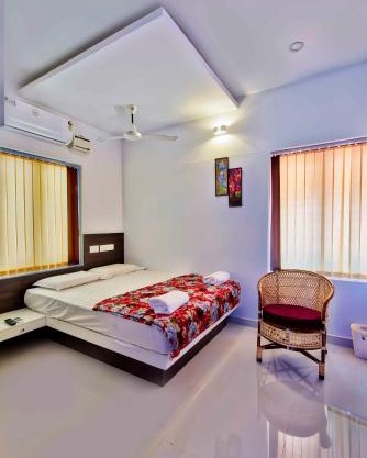 Rams Guest House with Kitchen Near Kochu Veli Railway station & Lulu Mall