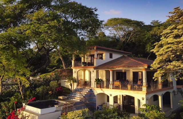 Rancho Santana Home-Best view on world class surf break, 2 min walk to beach