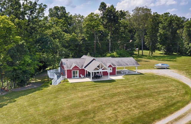 Rapalee Retreat - Wine and Lake Lovers Take Notice!
