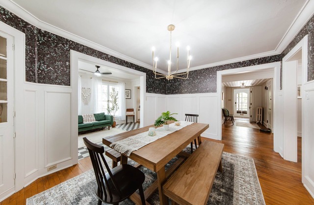 Rare East Side Gem! Walk > Lake Michigan. Historic Flat by Beach, UWM, Lake Park