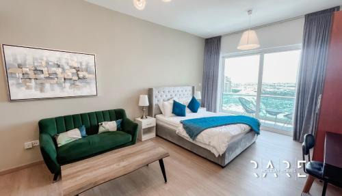 Rare Holiday Homes - Lake View - Near Me'aisem City Centre - The Crescent Tower A - Dubai Production City - R910